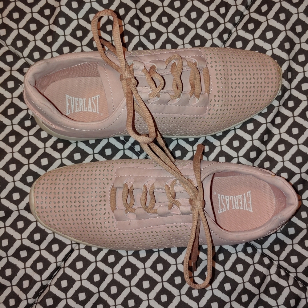 Everlast women's shoes free with any purchase